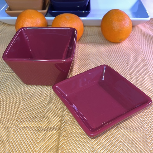 Simple additions by the pampered Chef Versatile Square Merlot Bowl & Saucer - Picture 2 of 5